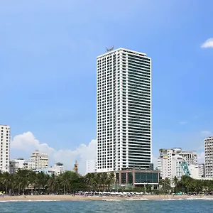 Muong Thanh Luxury Нячанг