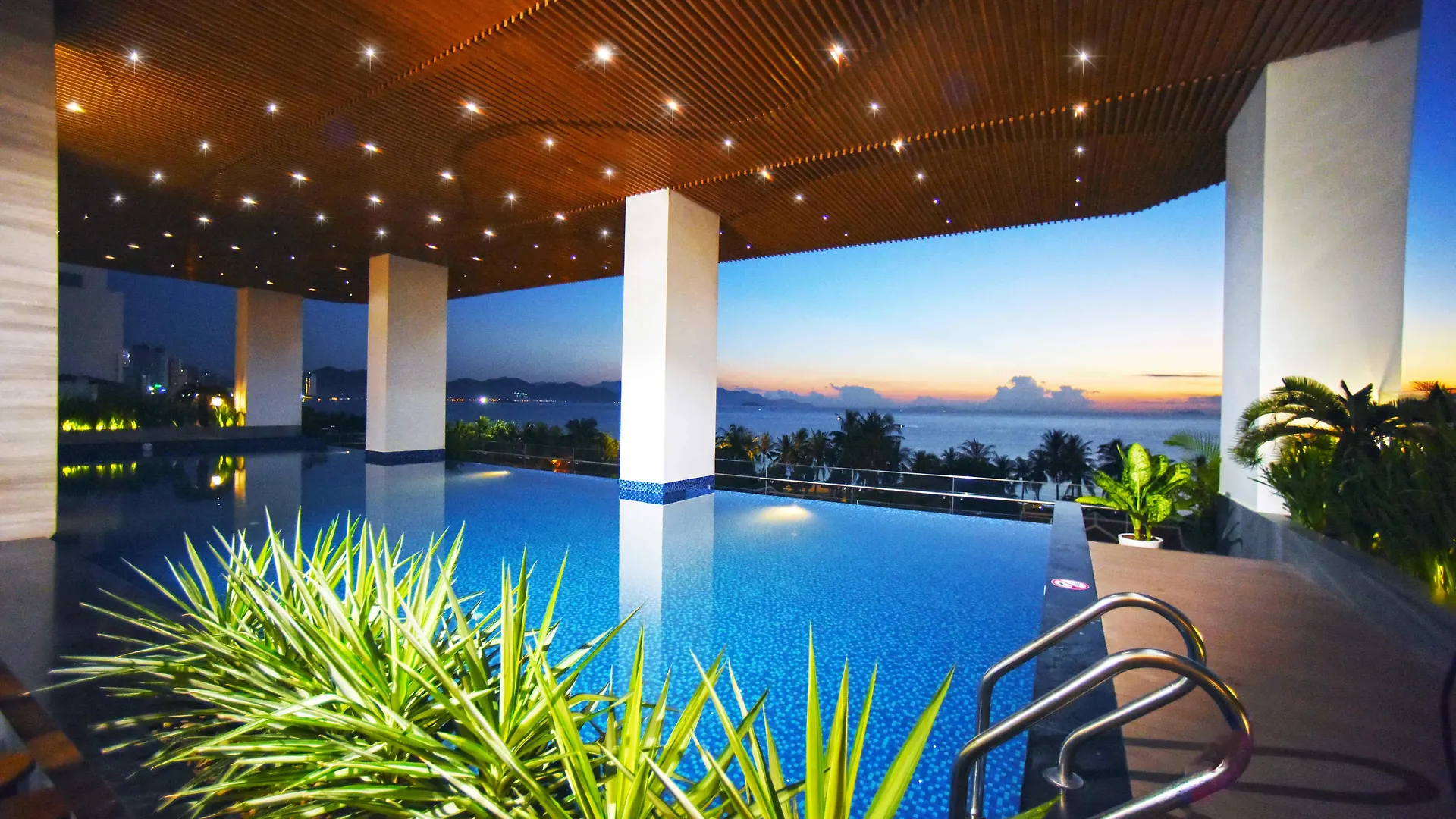 *****  Queen Ann Nha Trang Hotel Vietnam